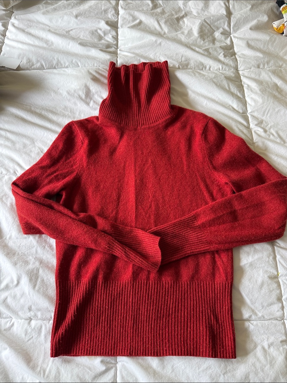 Women's Red Ribbed 100% Cashmere Turtleneck Sweater